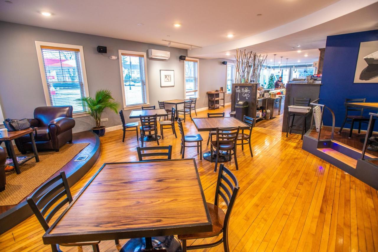 84 Main Hotel Кенебънк Екстериор снимка